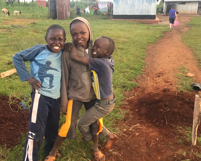 肯尼亚的孩子们在他们的村庄