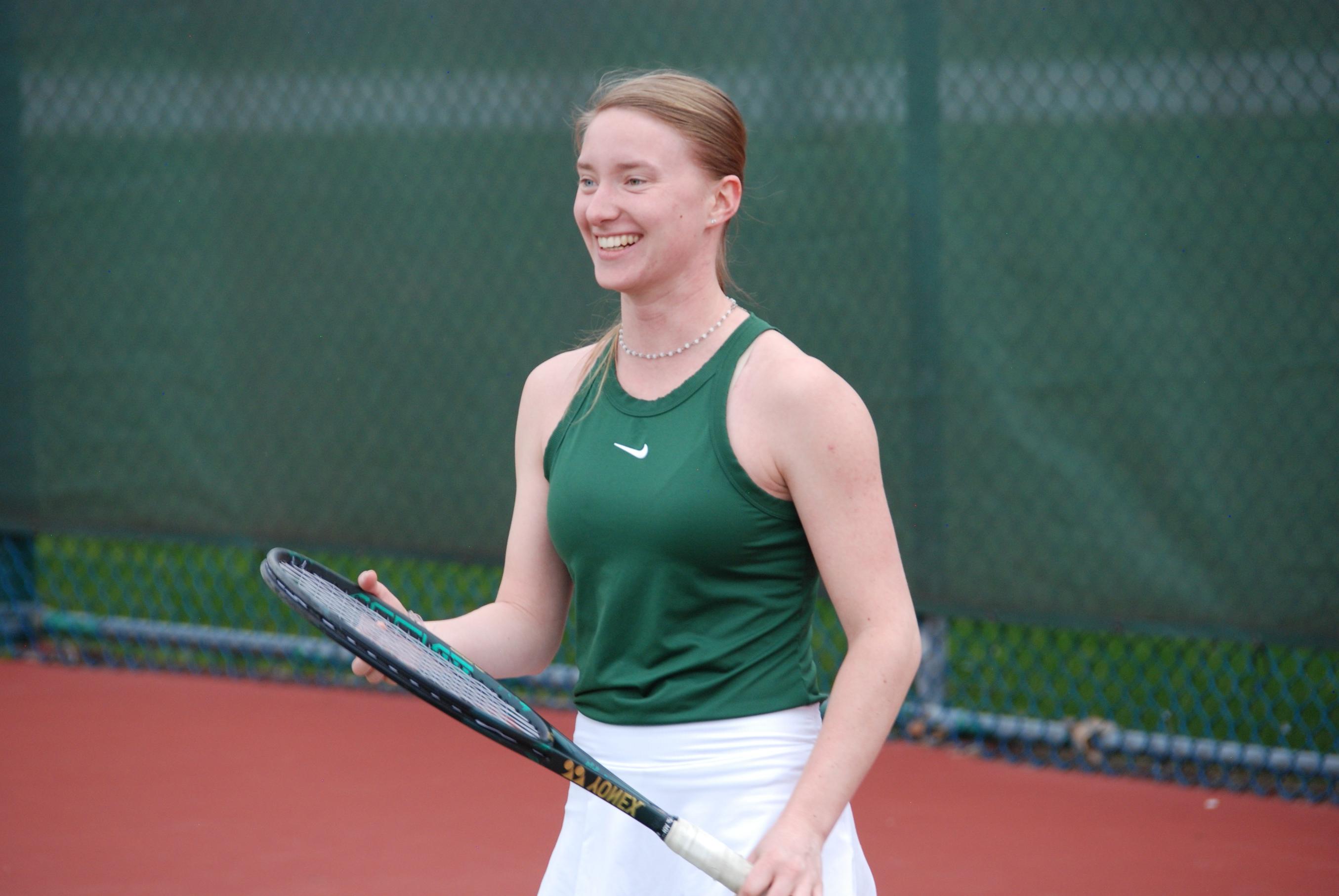 凯瑟琳·阿尔姆奎斯特，24岁，火博体育网球队的副队长